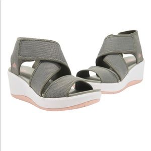 clarks cali palm sandal